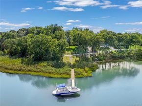 12 Fish Cove Road, Southampton NY 11968