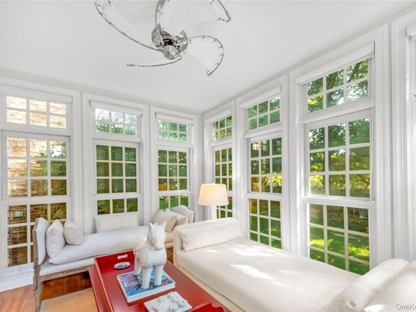 12 Fish Cove Road, Southampton NY 11968