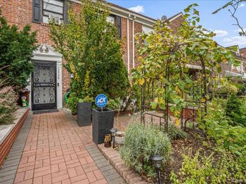 13928 Pershing Crescent