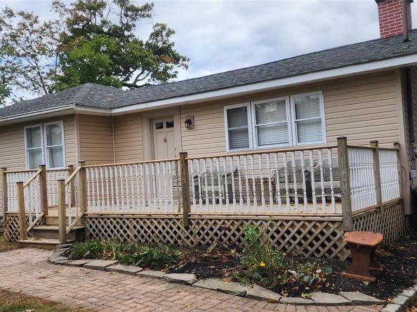 8 Astoria Road, Mastic Beach NY 11951