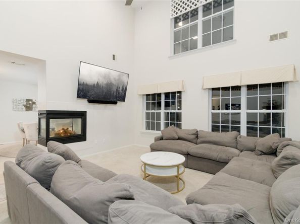 17 Ariel Drive, Middle Island NY 11953