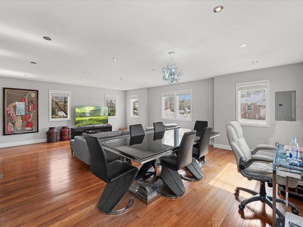 1136 west broadway, Hewlett NY 11557