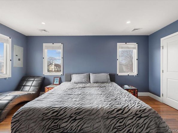 1136 west broadway, Hewlett NY 11557