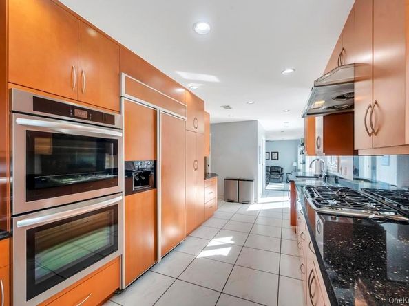 37 Columbine Lane, Kings Park NY 11754