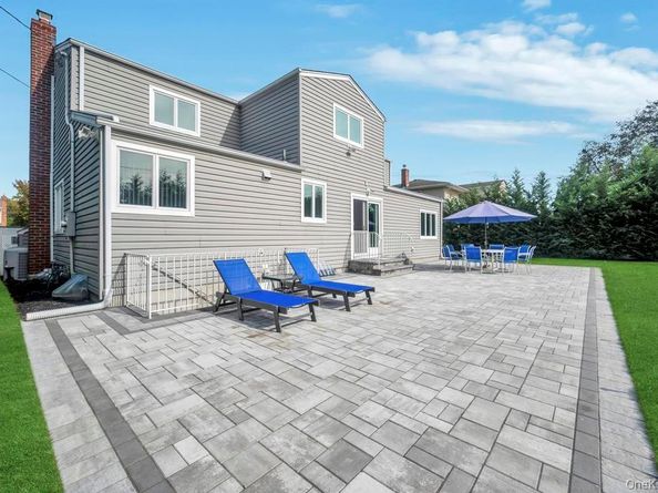 37 Columbine Lane, Kings Park NY 11754