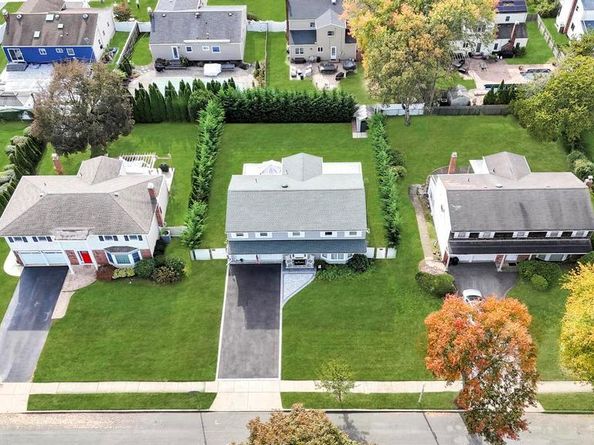 37 Columbine Lane, Kings Park NY 11754