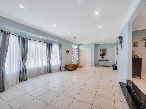 37 Columbine Lane, Kings Park NY 11754