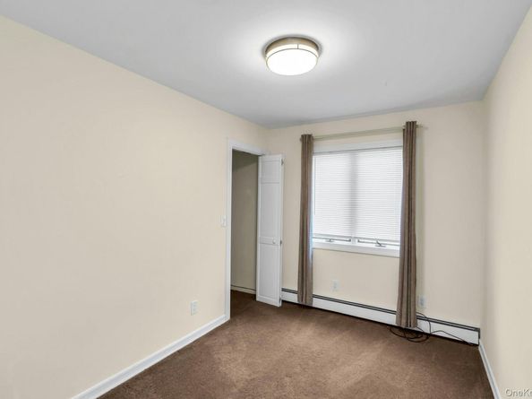 4 Greenway Drive, Syosset NY 11791