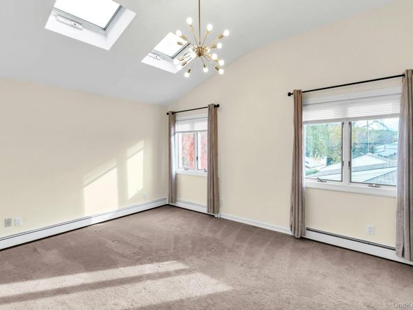 4 Greenway Drive, Syosset NY 11791