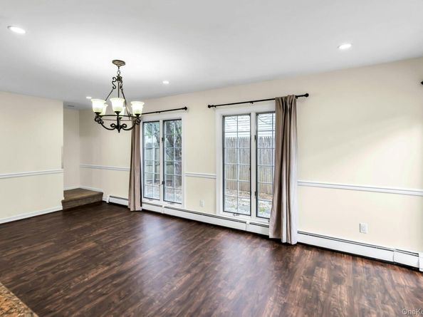 4 Greenway Drive, Syosset NY 11791