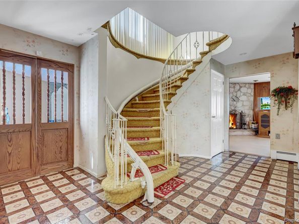 1538 10th Street, West Babylon NY 11704