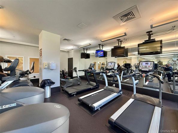 300 Mamaroneck Avenue 617, White Plains NY 10605