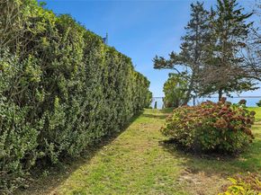 5875 Peconic Bay Boulevard, Laurel NY 11948