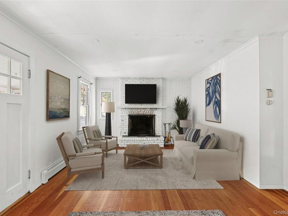 5875 Peconic Bay Boulevard, Laurel NY 11948