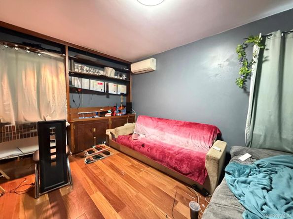 58-23 192nd Street, Fresh Meadows NY 11365