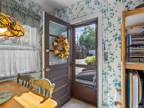 338 Bauer Place, Mineola NY 11501