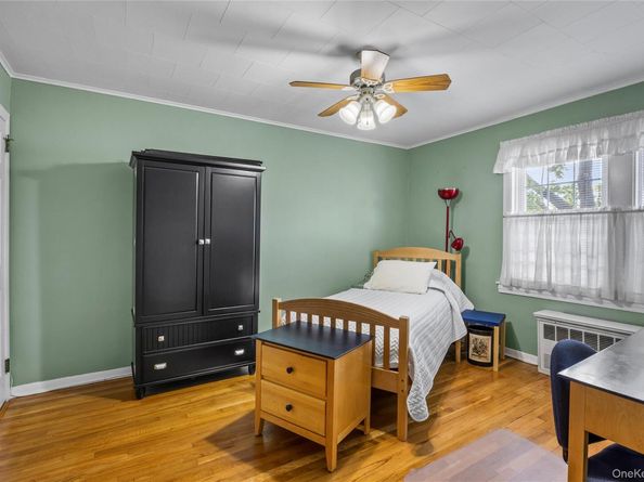 338 Bauer Place, Mineola NY 11501