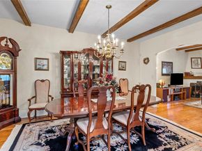 338 Bauer Place, Mineola NY 11501