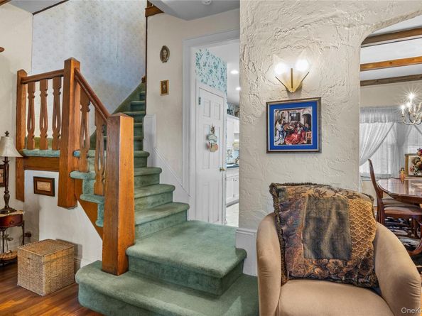 338 Bauer Place, Mineola NY 11501