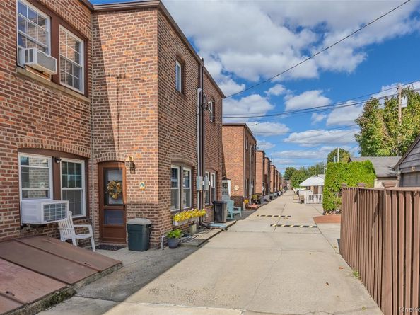 338 Bauer Place, Mineola NY 11501