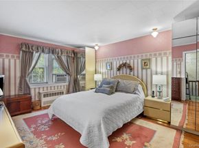 338 Bauer Place, Mineola NY 11501