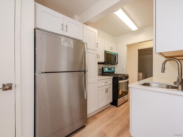 99 Randall Avenue 2J, Freeport NY 11520