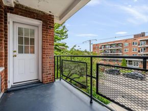 99 Randall Avenue 2J, Freeport NY 11520