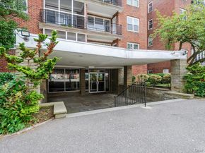 99 Randall Avenue 2J, Freeport NY 11520