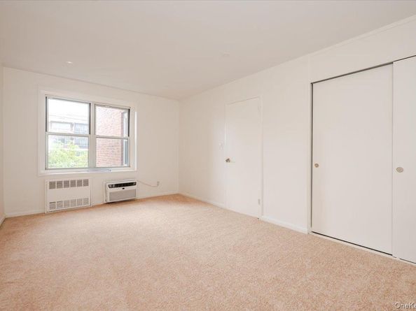 99 Randall Avenue 2J, Freeport NY 11520