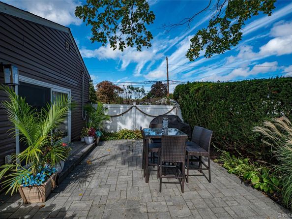 60 White Street, North Babylon NY 11703