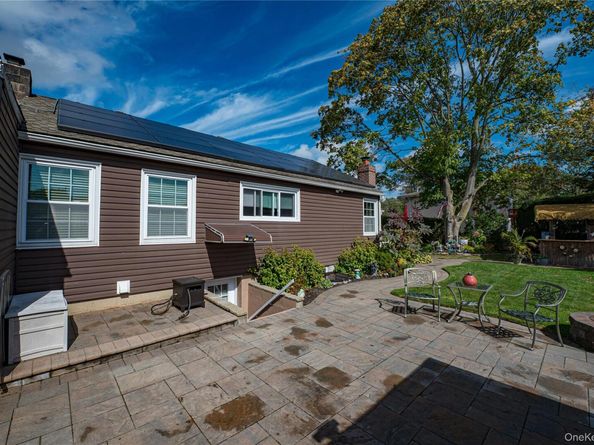 60 White Street, North Babylon NY 11703