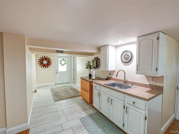 60 White Street, North Babylon NY 11703