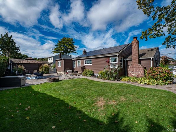 60 White Street, North Babylon NY 11703