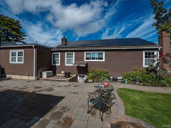 60 White Street, North Babylon NY 11703