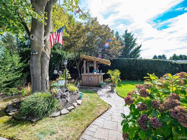 60 White Street, North Babylon NY 11703