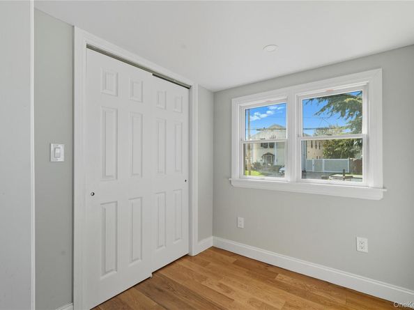 45 Venetian Prom, Lindenhurst NY 11757