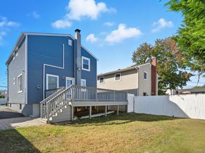 45 Venetian Prom, Lindenhurst NY 11757