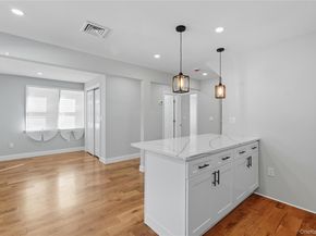 45 Venetian Prom, Lindenhurst NY 11757