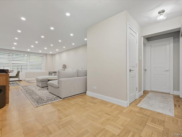 21140 18th Avenue 1H, Bayside NY 11360