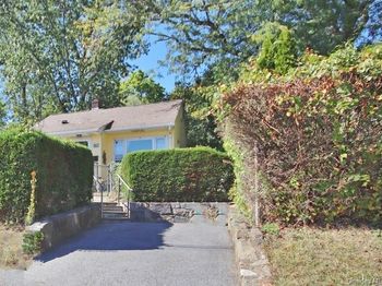 24 Nelson Avenue