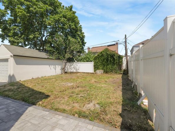 75-31 175th Street, Fresh Meadows NY 11366