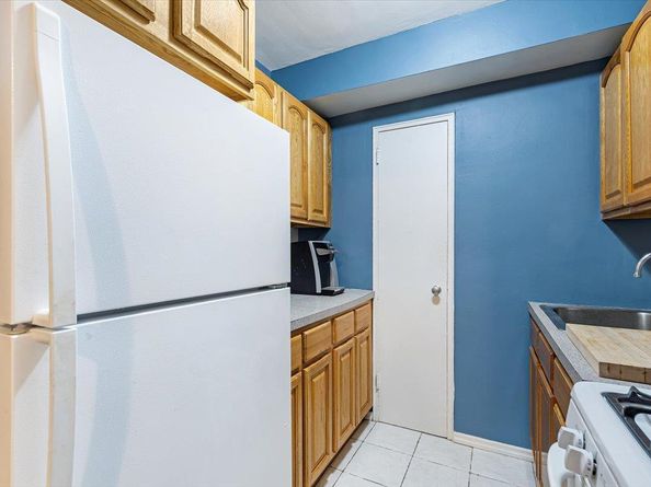 4320 Van Cortlandt Park East 4L, Bronx NY 10470