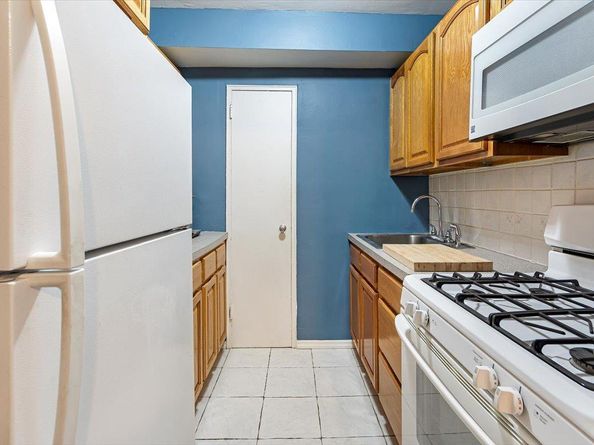 4320 Van Cortlandt Park East 4L, Bronx NY 10470