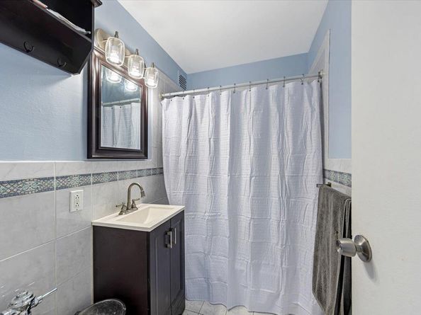 4320 Van Cortlandt Park East 4L, Bronx NY 10470