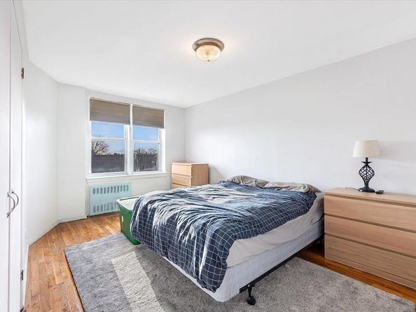 4320 Van Cortlandt Park East 4L, Bronx NY 10470