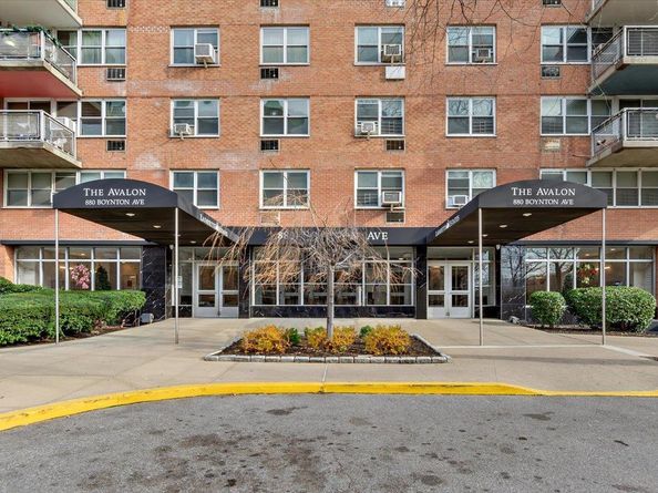 880 Boynton Avenue 13A, Bronx NY 10473