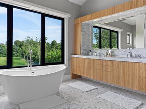 276 N Main Street, Southampton NY 11968