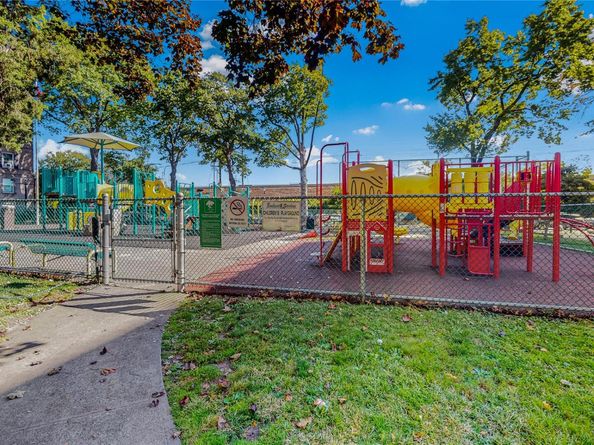 55-25 31 Avenue 1K, Woodside NY 11377