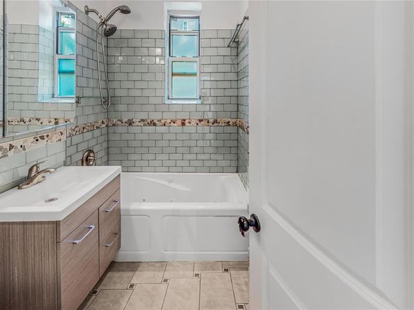 55-25 31 Avenue 1K, Woodside NY 11377