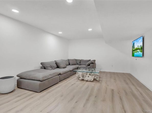 15 Deer Ridge Trail, Water Mill NY 11976